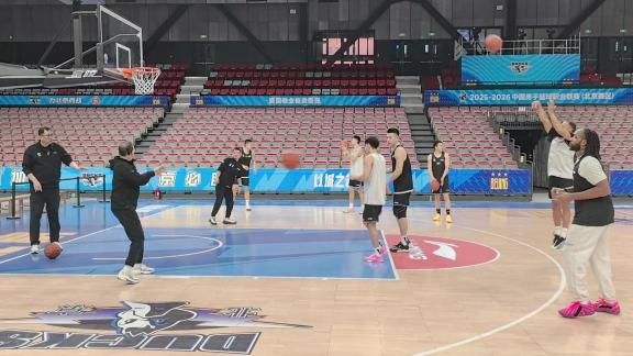 焦点战来袭！姜宇星外援练三分 李晓旭随队训练