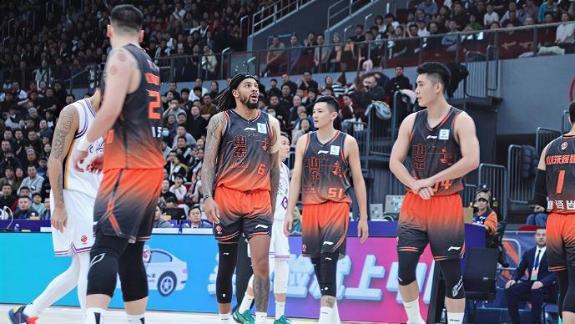 陈林坚外线太稳！山东10分克北控夺得两连胜