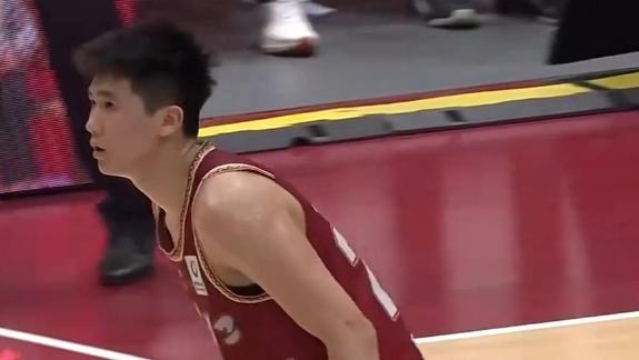 李悦洲高效表现！4记三分砍12分3板1助