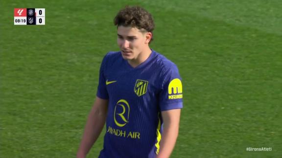 小蜘蛛分球至左路 冈萨雷斯稍作调整射门打飞