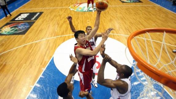 王治郅十大梦幻脚步！追风少年是多少球迷的青春