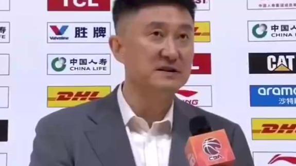 杜锋：青岛是强队 缺兵少将赢球不易