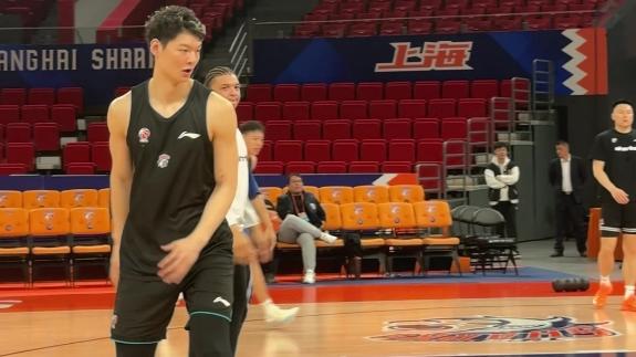  减脂效果显著！王哲林打磨接球投篮技术