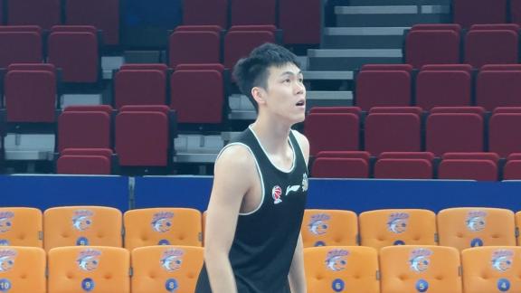 江苏踩场训练 庞峥麟鼓励队友刘正清战老东家