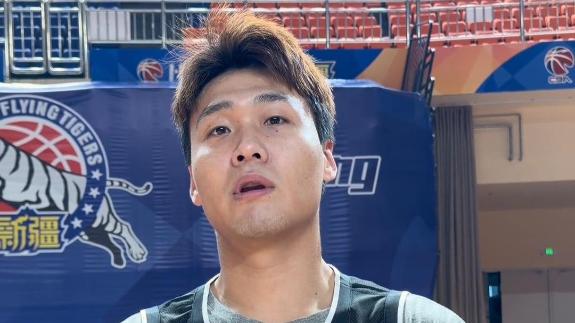 赵睿：回到乌鲁木齐倍感亲切 祝愿队友们保持健康