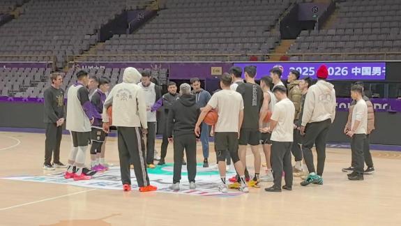 张庆鹏激励全队：比赛可以输，但要打出士气