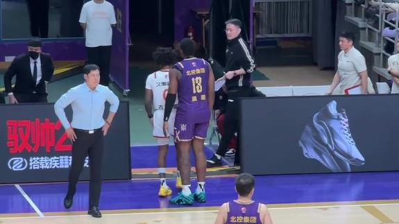 时间管理大师！佩里读秒时刻压哨球一击即中