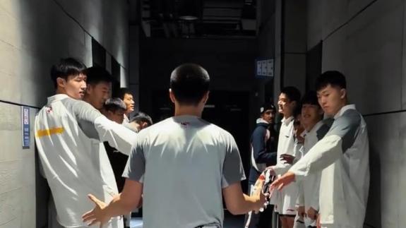 Let's go tigers！奎因休战为兄弟们呐喊