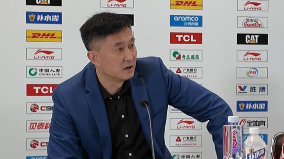 杜锋谈小曾：我俩互相欣赏 希望他能做更大贡献