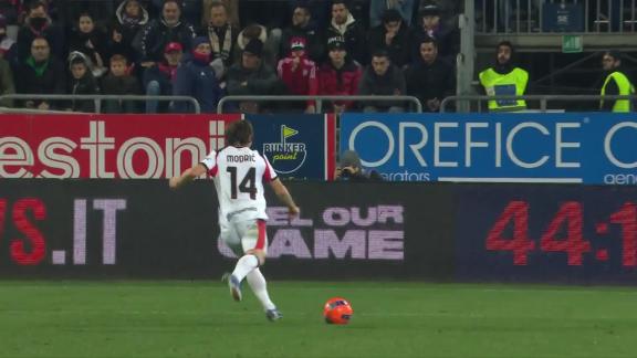  莫德里奇任意球偷袭近角 卡普里莱飞身将球化解