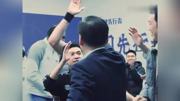 张德贵更衣室激情演讲：还有31场 要继续赢