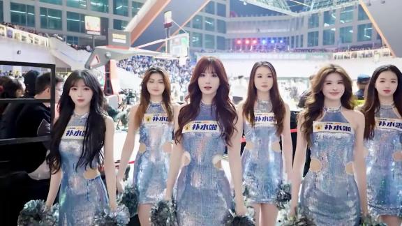 权威！浙江蕞红啦啦队断档领先 超短裙超甜的