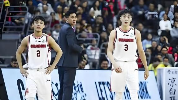 小胡领衔辽粤战踩场 杜锋：辽宁老对手值得尊重