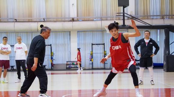  中国女第一周集训！宫鲁鸣：努力恢复状态中