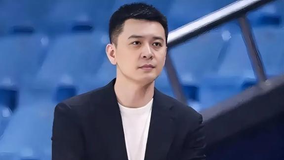 杨鸣：青岛未因小杨离队变弱 王奕博加盟增强实力