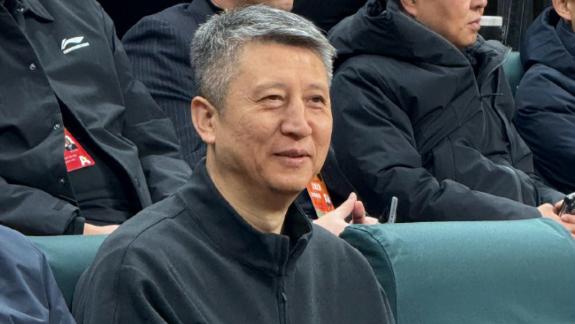 郭士强现身辽篮主场！观战辽宁vs青岛考察队员