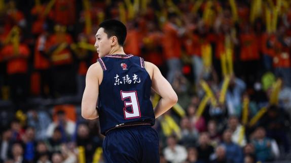  广东胜南京迎3连胜！胡明轩14分 郭昊文20分