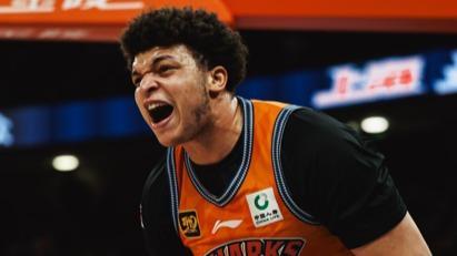  上海40分大胜广东！洛夫顿26+6+5 张镇麟22分