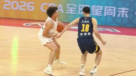  沪粤最大分差来到51分！洛夫顿命中超远三分