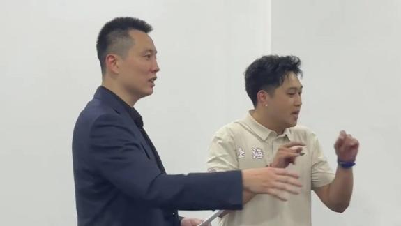  40分胜广东！卢伟更衣室讲话：做得好保持心态