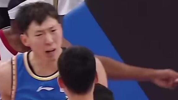  险些冲突！周琦遭焦海龙击打头部发怒上前对峙