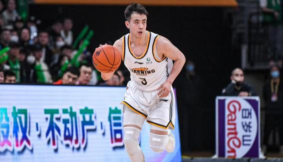  赵继伟强势复出助辽宁终结连败！伊福空砍21分