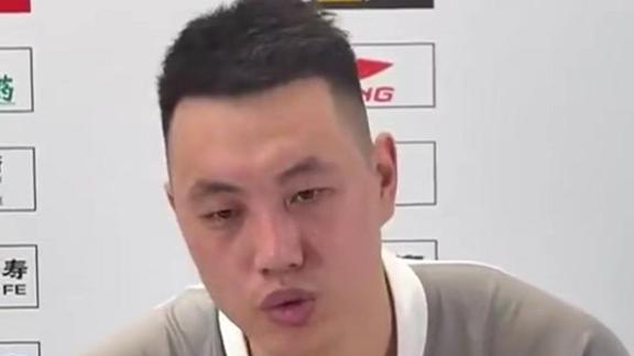 翟晓川：目前球队正经历困难 需要每个人多做一点
