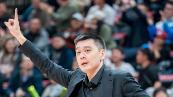 杨鸣：深圳此前连胜强队 今晚我们还得做好自己