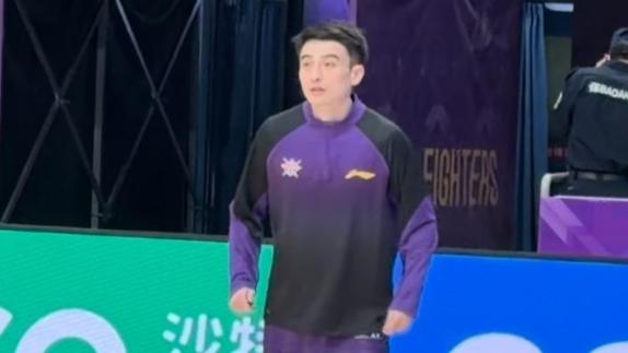  新援驾到！罗汉琛首次亮相北控主场 完成跟队训练