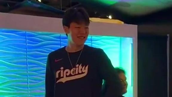 杨瀚森首次开拓者季票球迷见面会：感谢大家喜欢