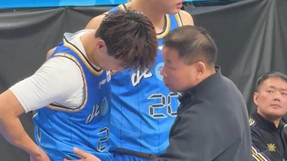  刚复出又受伤！赵睿遭里勒顶翻倒地离场接受治疗