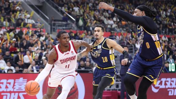  双方合计67次犯！肉搏战广东再胜山西 徐杰伤退