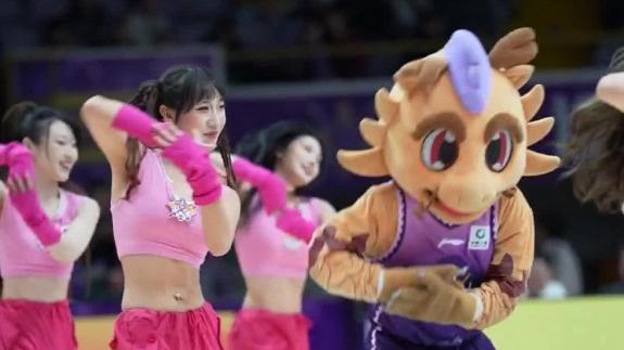  活力满满！北控啦啦队《大花轿》点燃主场