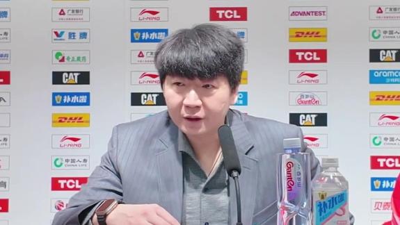  邱彪：团结换来胜利 高诗岩第二节15分扭转局面