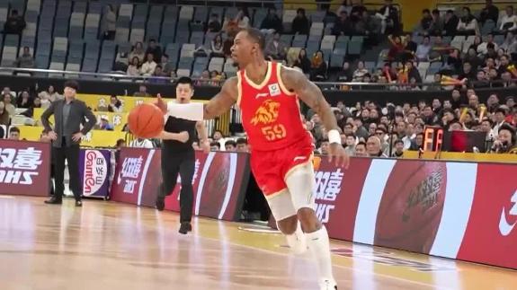  发挥出色！塔克16分钟独揽26分助队复仇山东