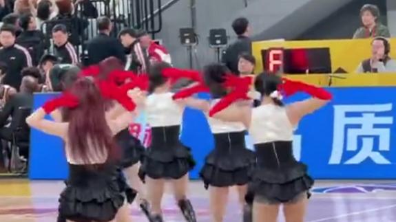  有点创意！浙江德比广厦稠州啦啦队联动斗舞