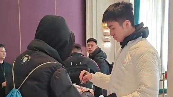  山东男篮社媒：已抵达天津 迎来年前最后一场