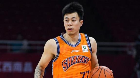  上海赛季双杀广东 白边轰28分13板 张镇麟23分