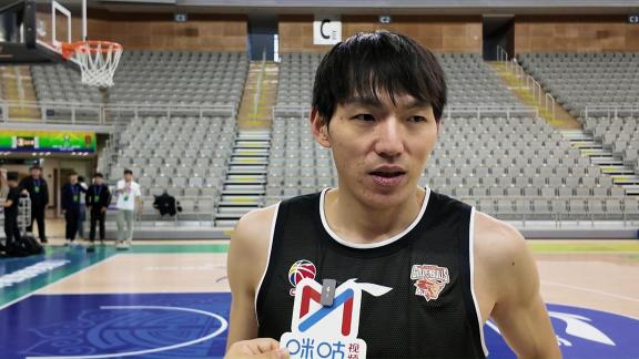 场上见真招！吴前喊话于德豪：明天看你进几个三分