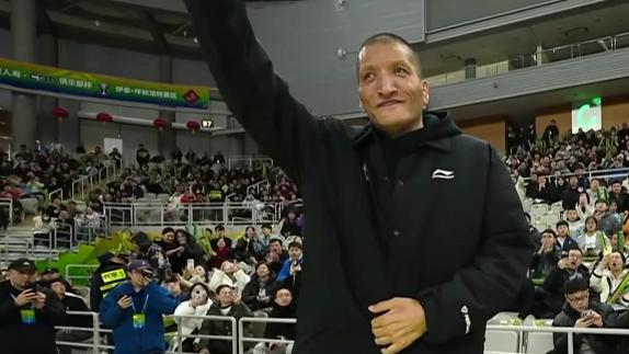 星光熠熠！巴特尔杨鸣领衔中国篮球名宿齐聚呼市