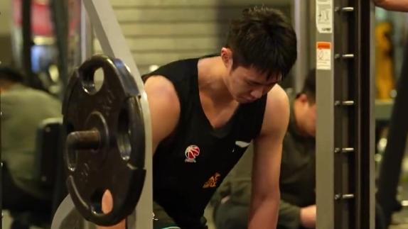  领头羊积极备战！广厦抵达俱乐部杯赛区开启训练