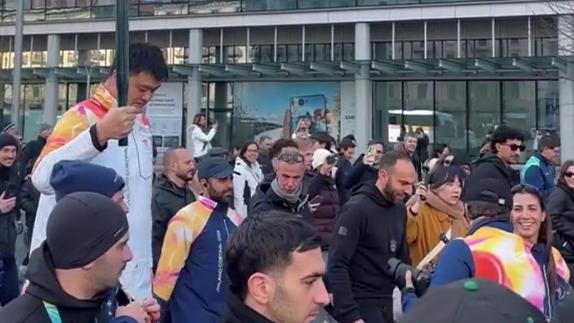  最高火炬手！姚明在米兰传递2026年冬奥会火炬