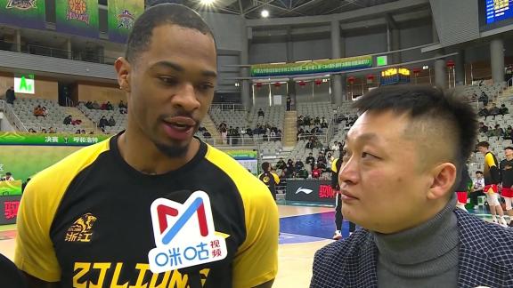  塔克：CBA结合欧美联赛特点 身体对抗强节奏快