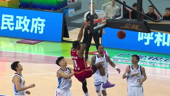  动如雷霆！奈特反击信手高抛 迪亚洛轰然暴扣