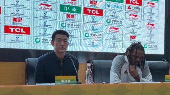  缺兵少将！王博：趁杯赛给年轻球员一些锻炼机会