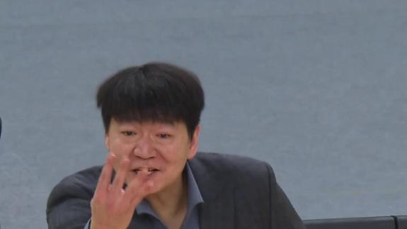 身背4犯还下手？邱彪不满谢智杰鲁莽犯规场边怒喷