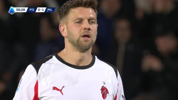  帕夫洛维奇前插造点 大菲尔罚点偏出立柱