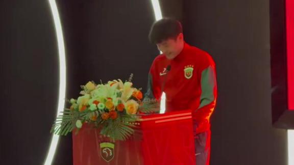  武磊：自己正处在承上启下的位置 希望再添一星