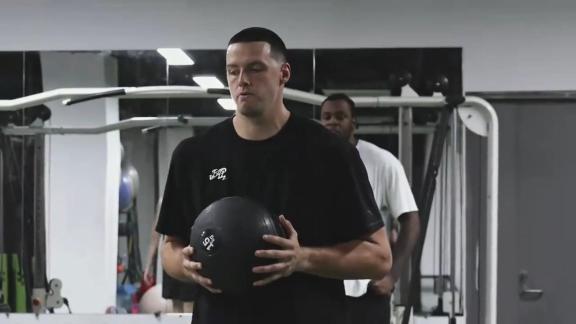  天津男篮分享球队训练日常：外援回归 力量训练