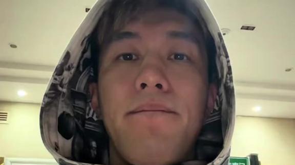  愿早日康复！郭艾伦痛苦宣布左膝前交叉韧带断裂